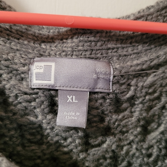 5. JCP Sweater sz XL - Picture 2 of 5